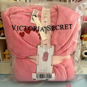 NWT Victoria's Secret Cozy Plush Robe Rose Garden W Back Graphic